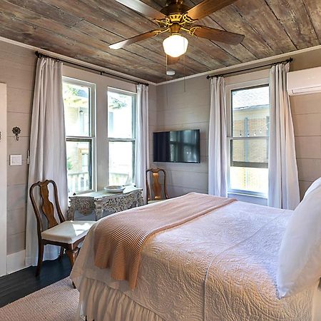 Katy House Bed And Breakfast Smithville Екстер'єр фото